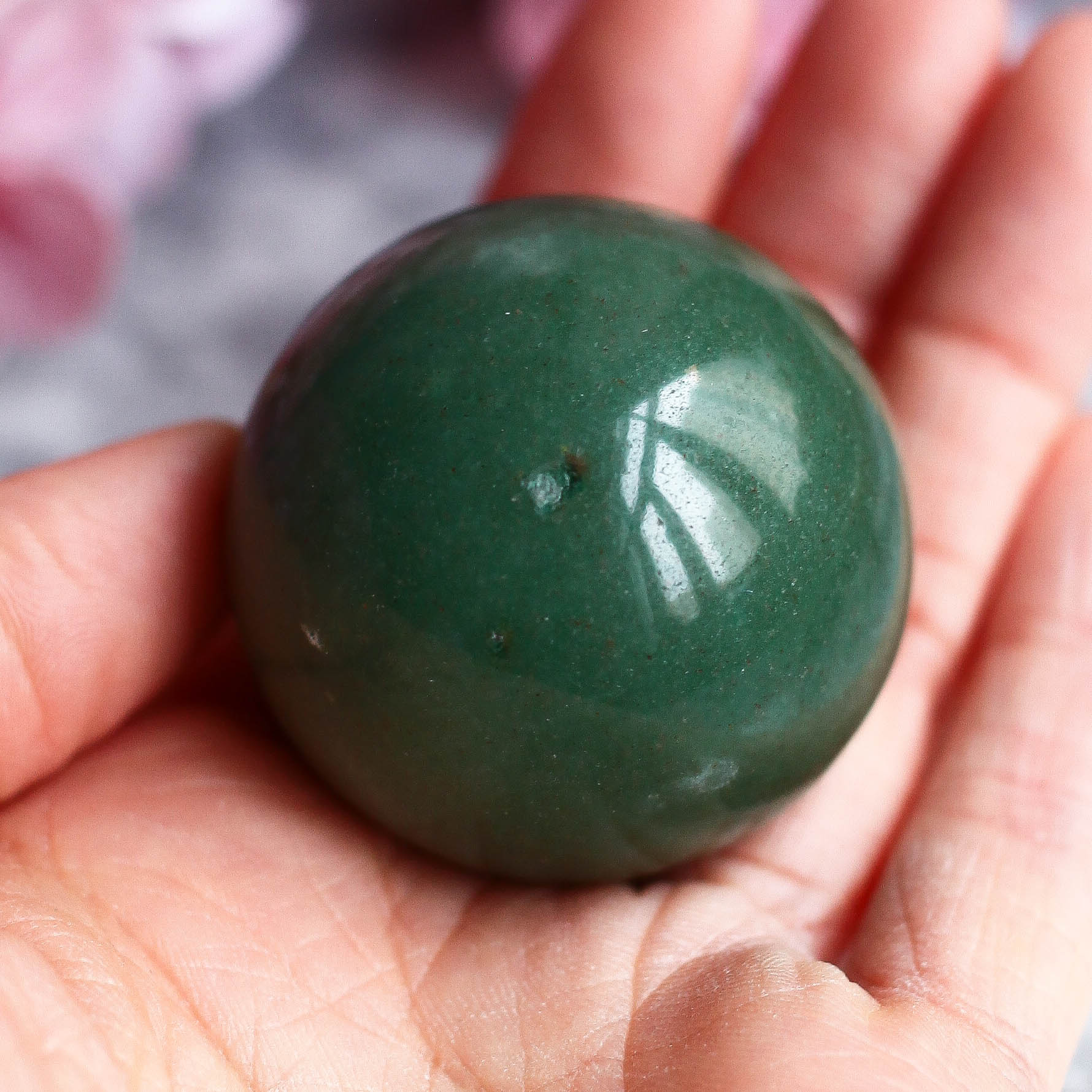 Зеленый авантюрин в форме шара