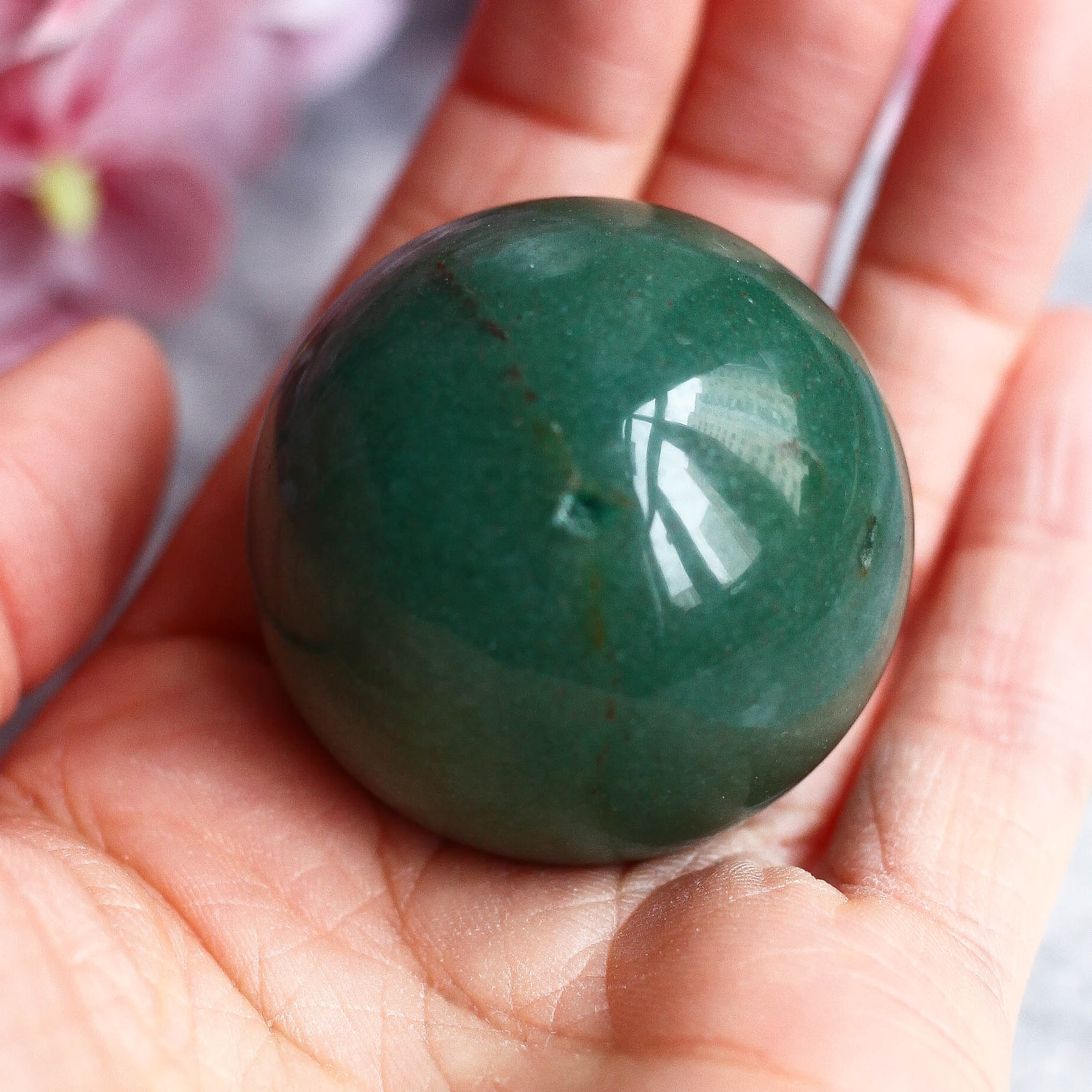 Зеленый авантюрин в форме шара