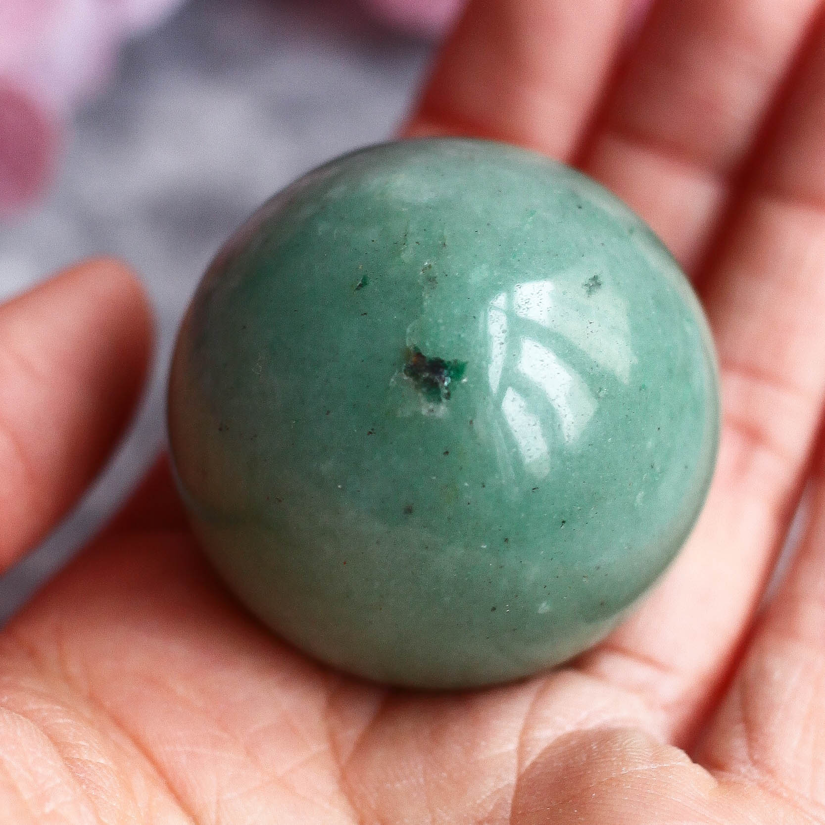 Зеленый авантюрин в форме шара