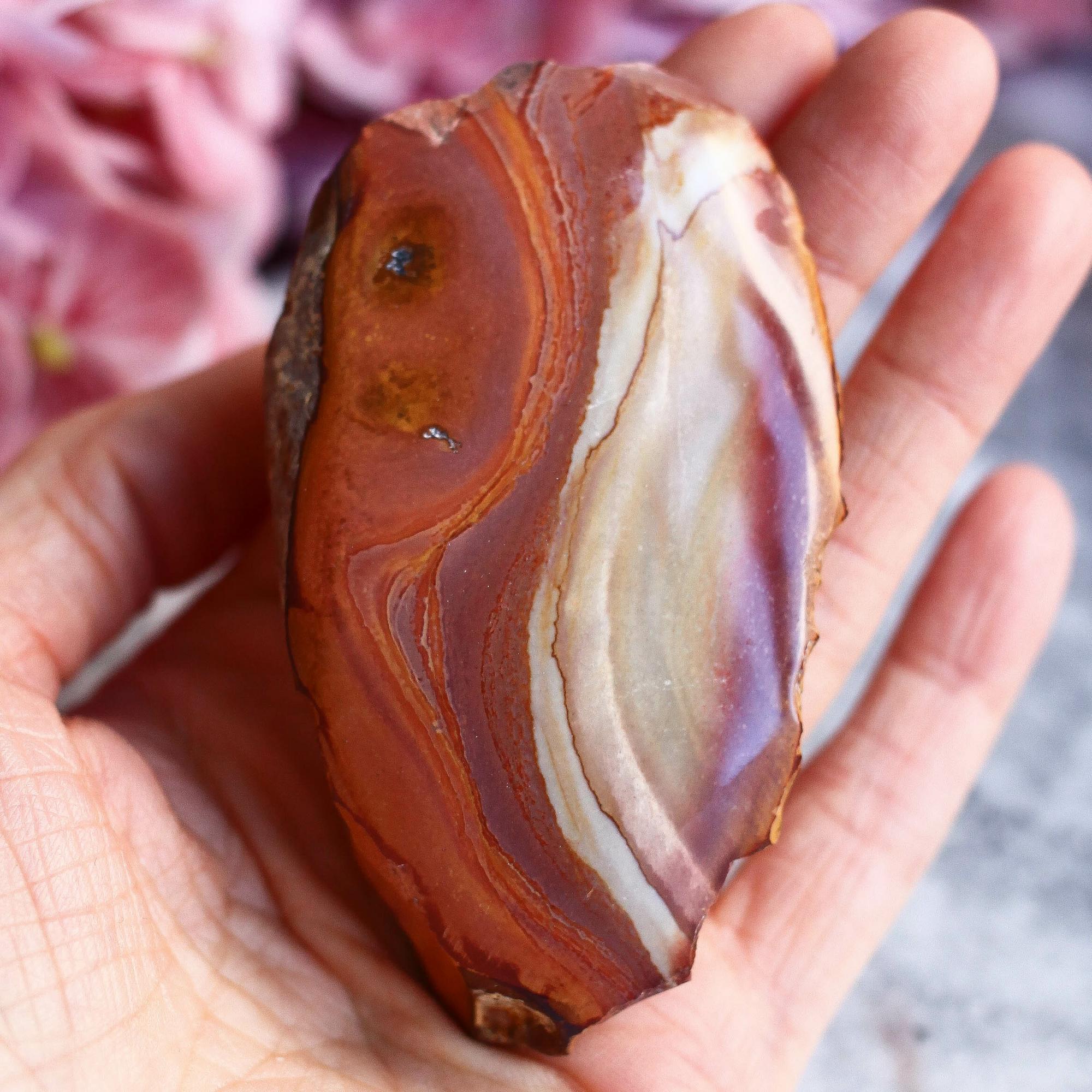 Полихромная яшма приполированная