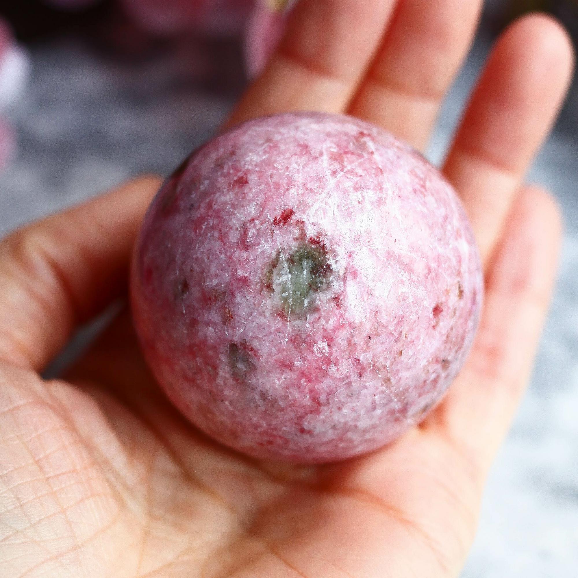 Тулит в форме шара