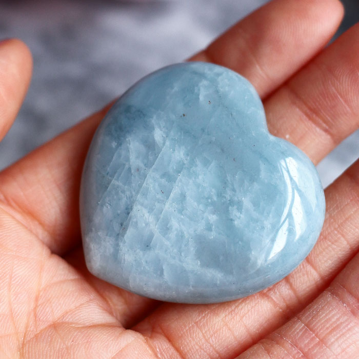 Аквамарин (голубой берилл) в форме сердца