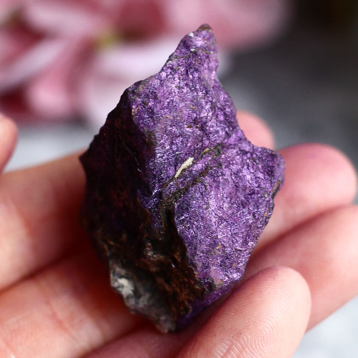 Пурпурит необработанный