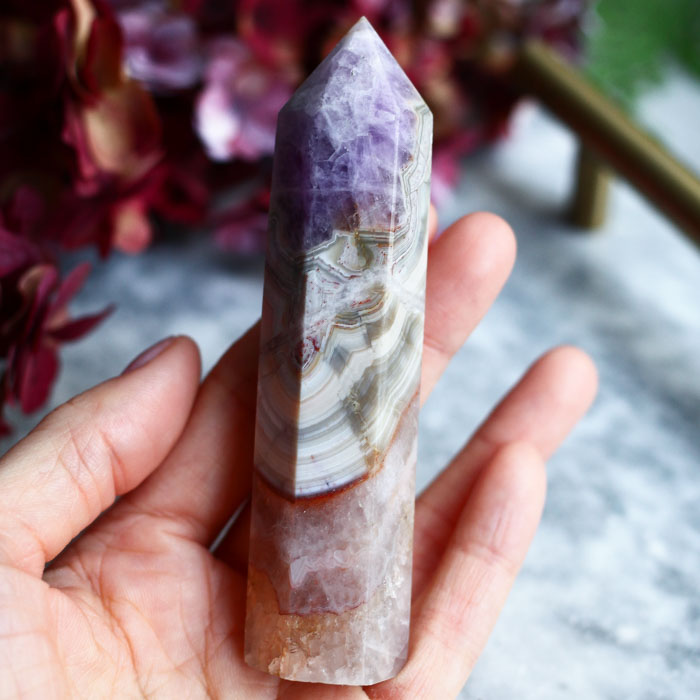 Аметистовый агат в форме кристалла-генератора
