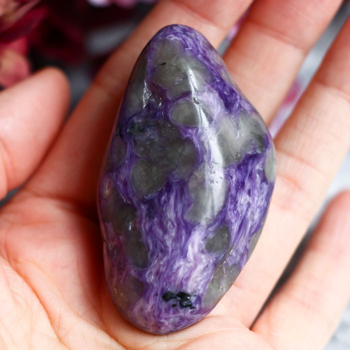 Чароит полированный