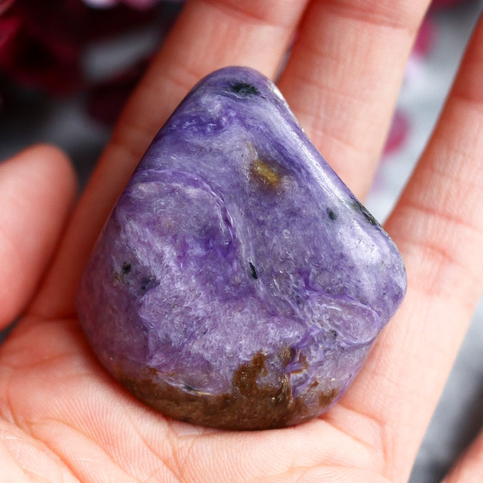 Чароит полированный