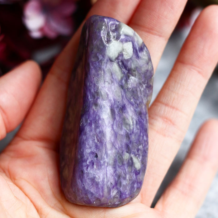 Чароит полированный