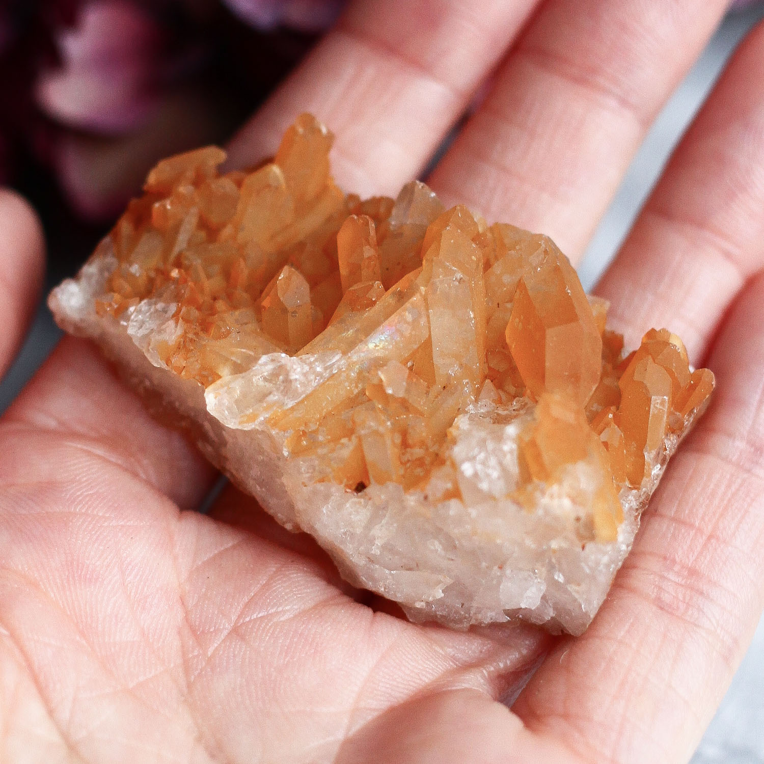 Сросток кристаллов кварца с гематитом