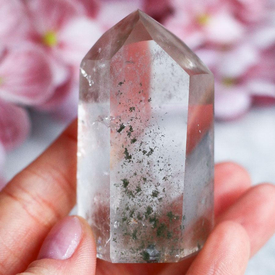 Хлоритовый кварц (кварц аквариум) в форме кристалла-генератора (высокий сорт)