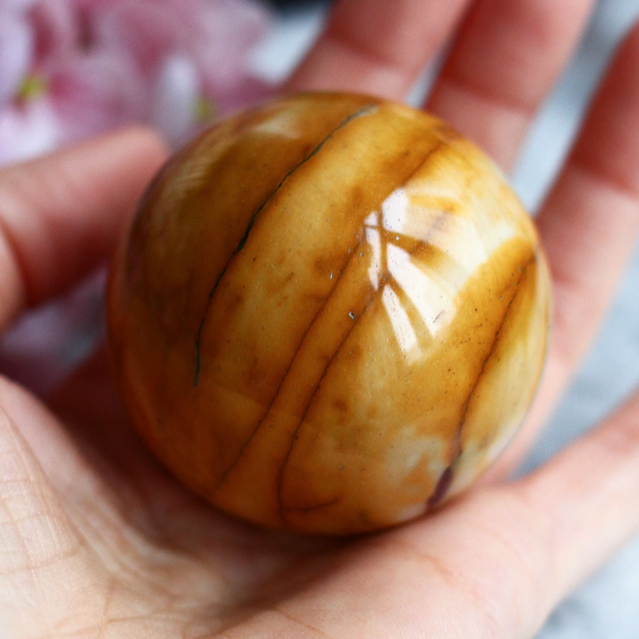 Мукаит в форме шара