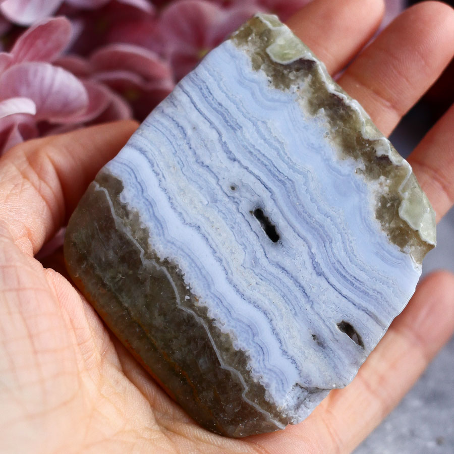 Срез голубого кружевного агата