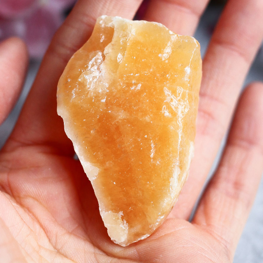 Апельсиновый кальцит необработанный