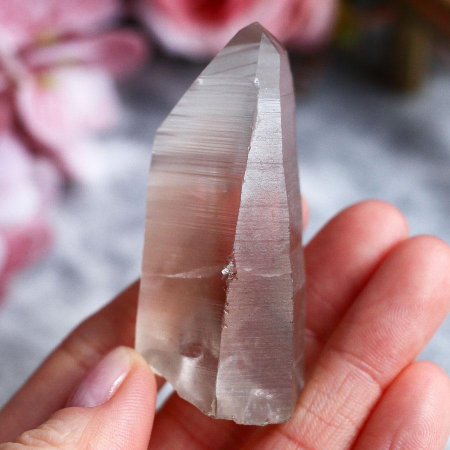 Кристалл дымчатого кварца ("лемурийский кварц")