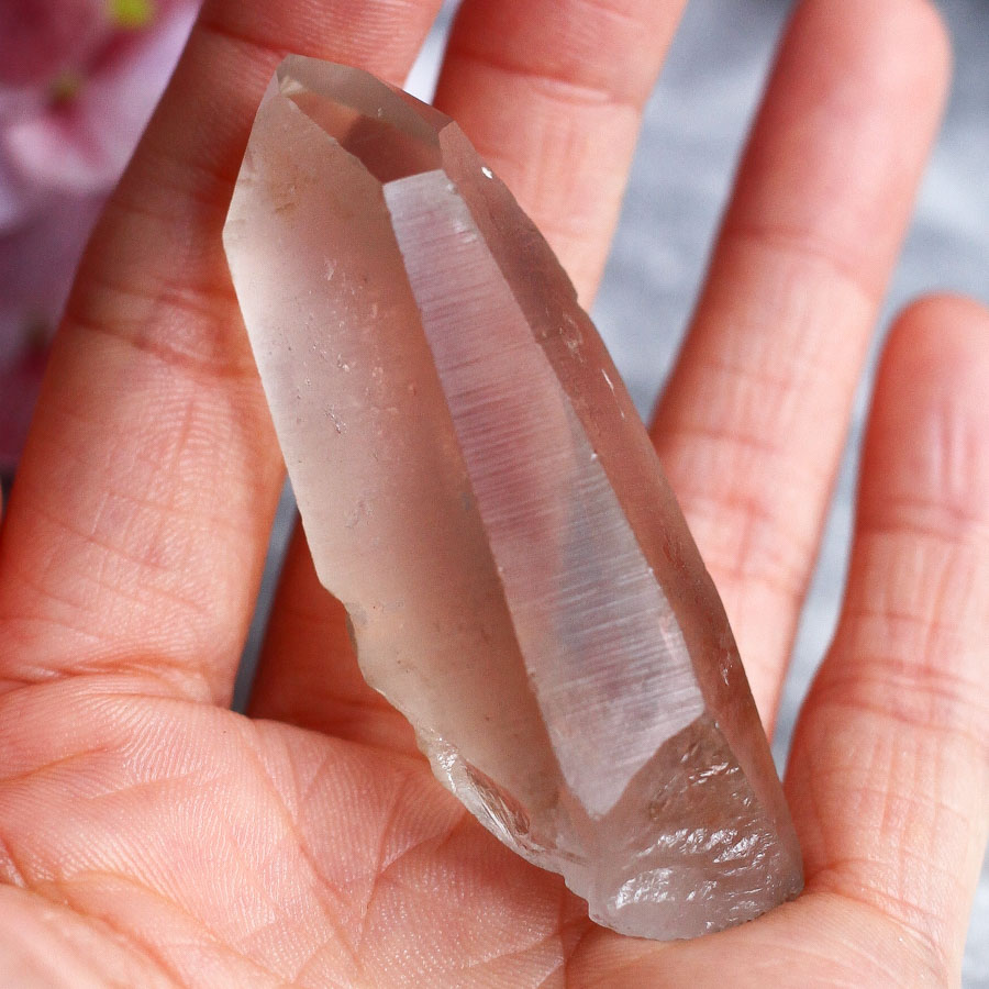 Кристалл дымчатого кварца ("лемурийский кварц")