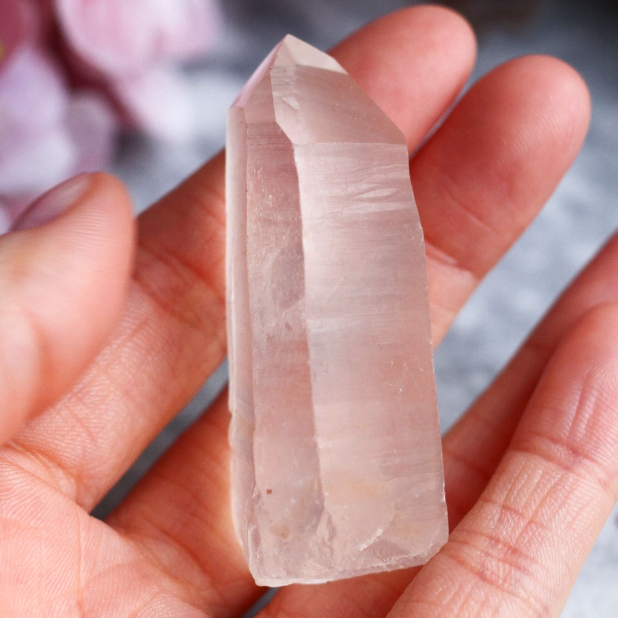 Кристалл дымчатого кварца ("лемурийский кварц")