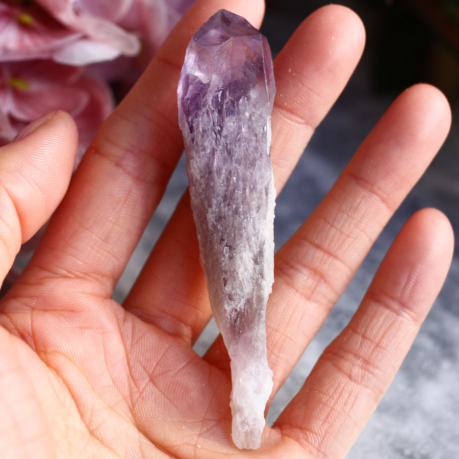 Кристалл аметиста «Зуб дракона»