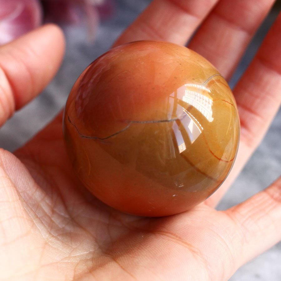 Полихромная яшма в форме шара