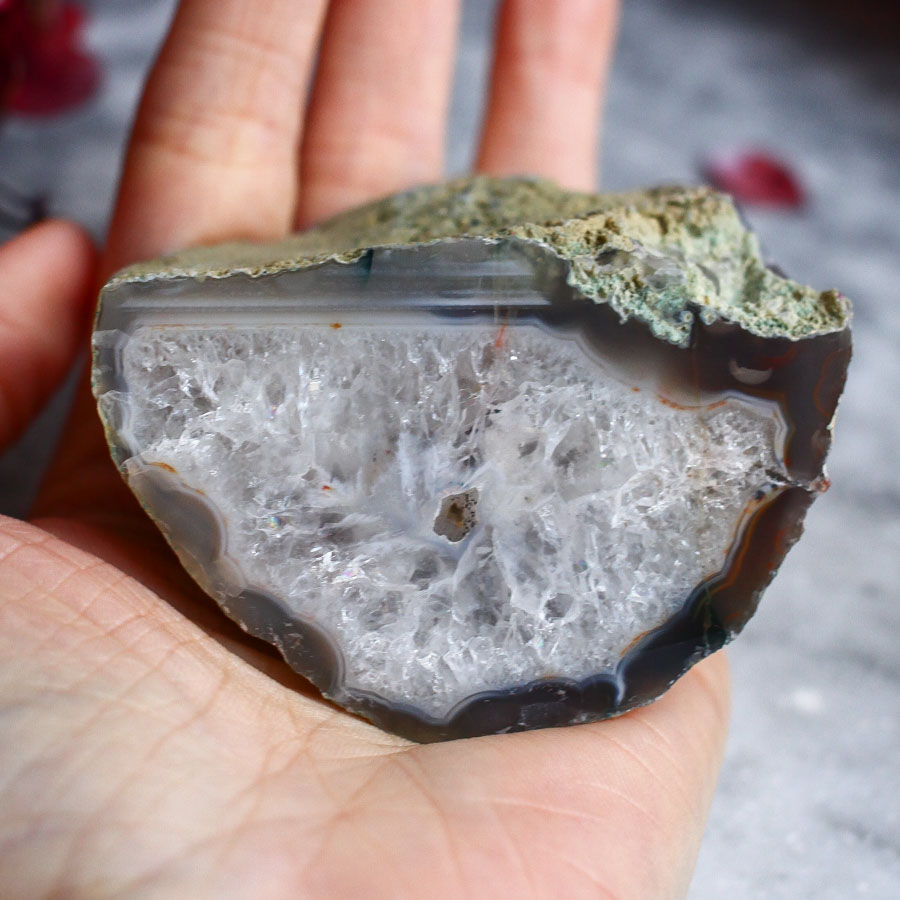 Срез миндалины агата