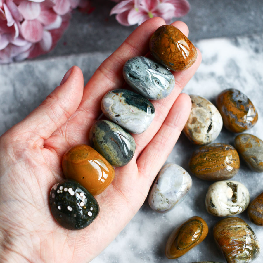 Галтовка океанической яшмы