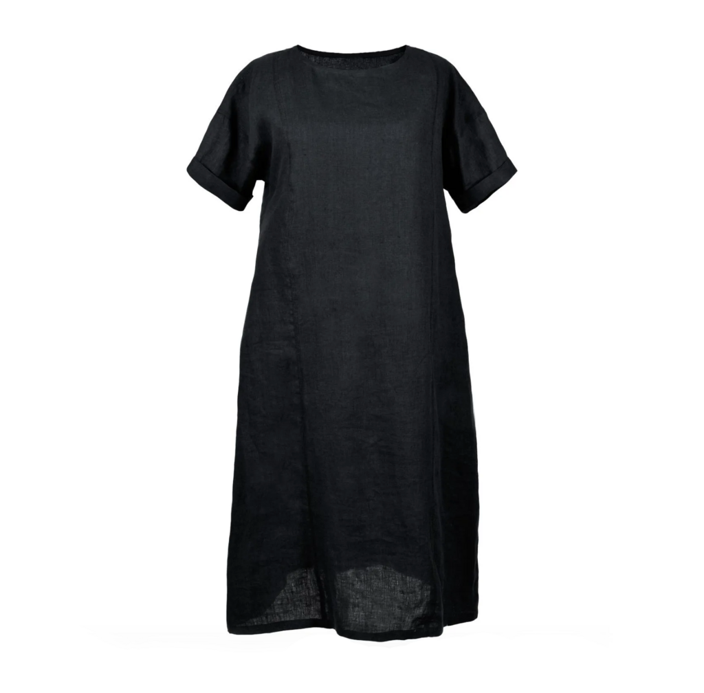 Черное платье из льна
