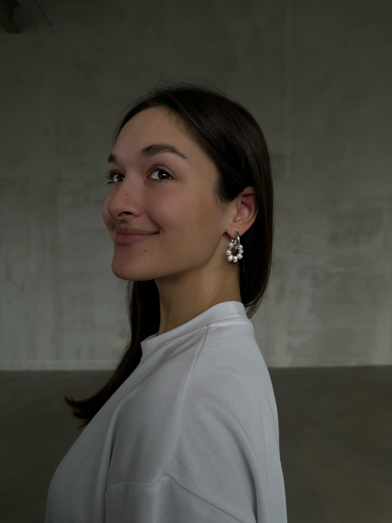 Кольцо из бусин игривого жемчуга