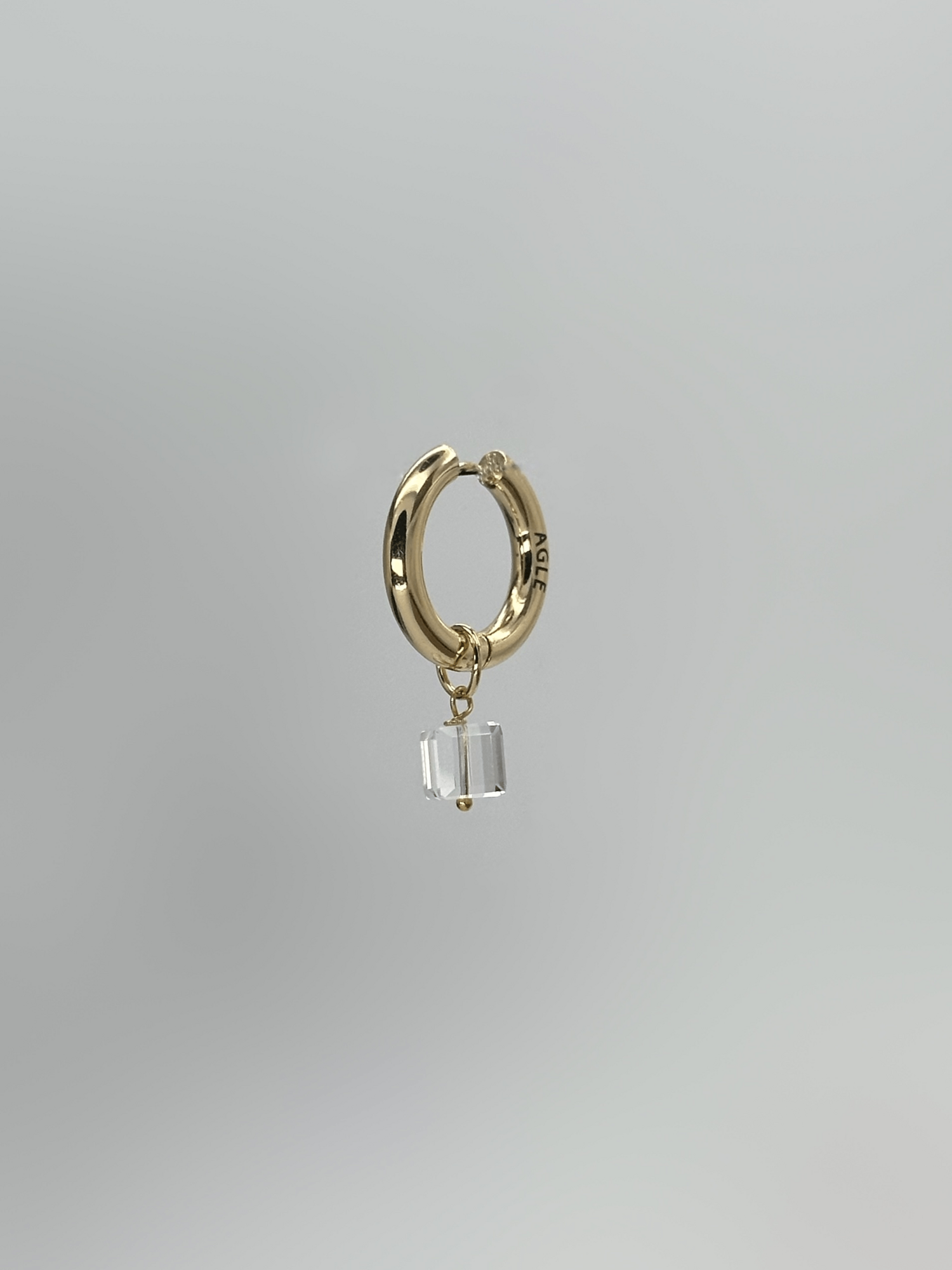 Куб из горного хрусталя