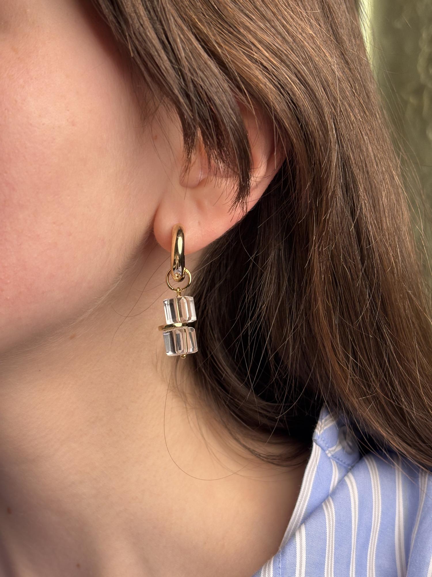 Двойной куб из горного хрусталя