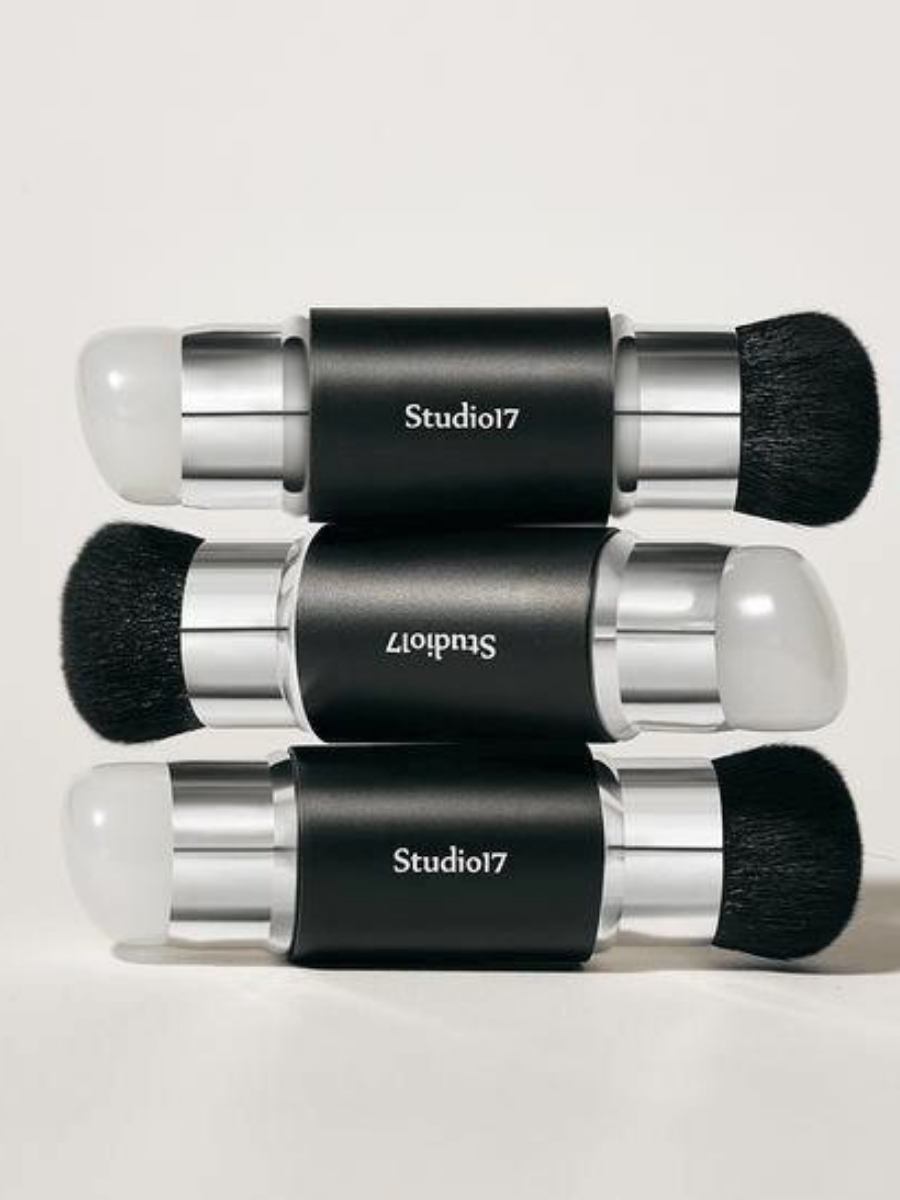 Двойная кисть для румян (силикон + щетина) STUDIO17 Dual Silicon Blush Brush