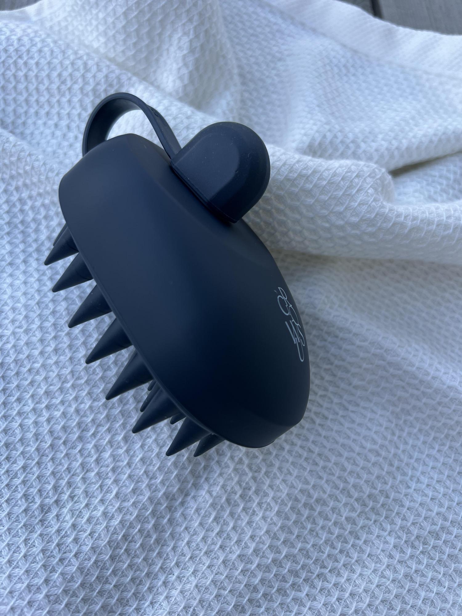 Массажная щётка для здоровой кожи головы и роскошных волос GROWUS Scalp Brush