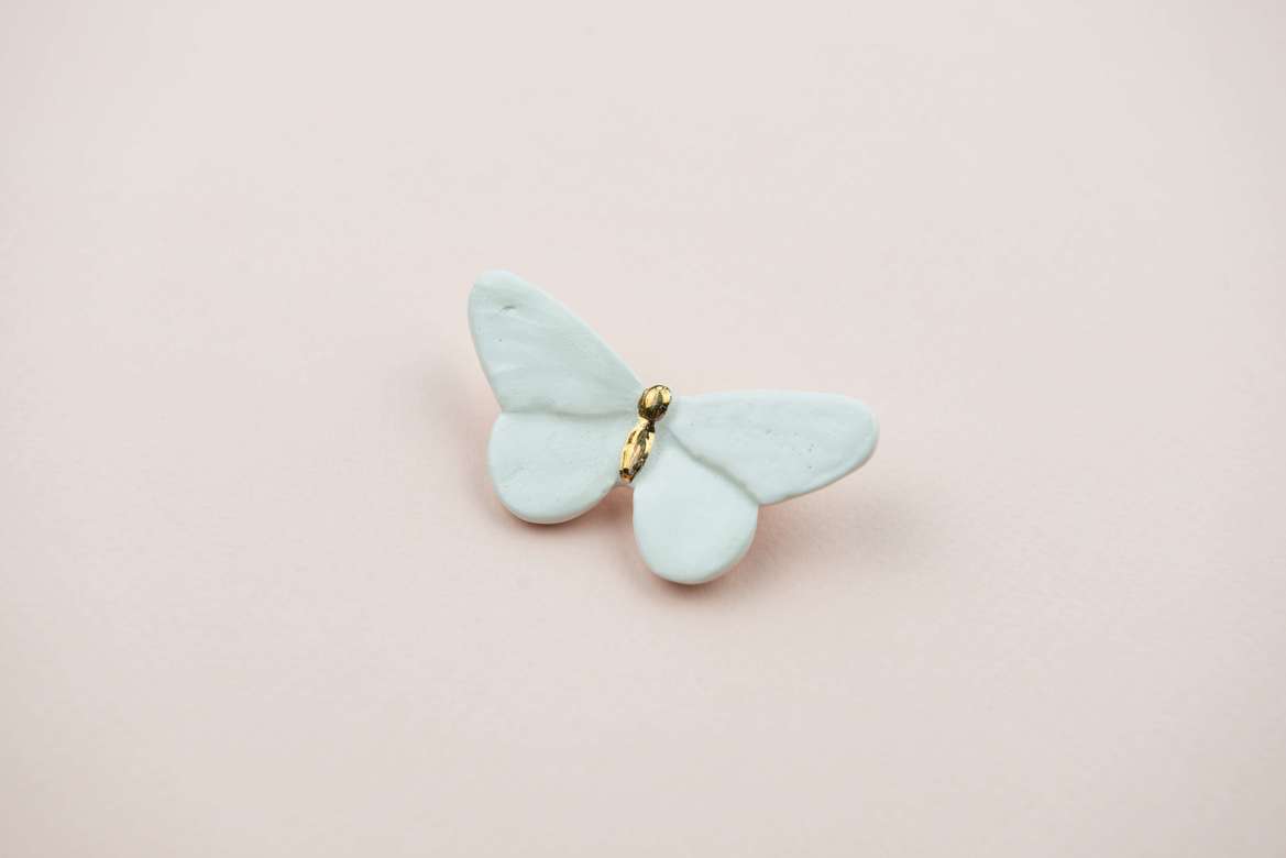 Брошь "Бабочка" белая