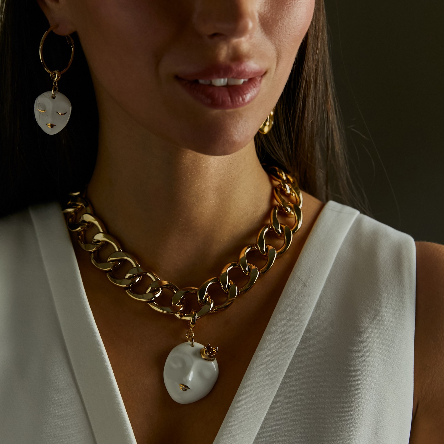 Кулон белый съемный «Принцесса»  на крупной золотой цепи2