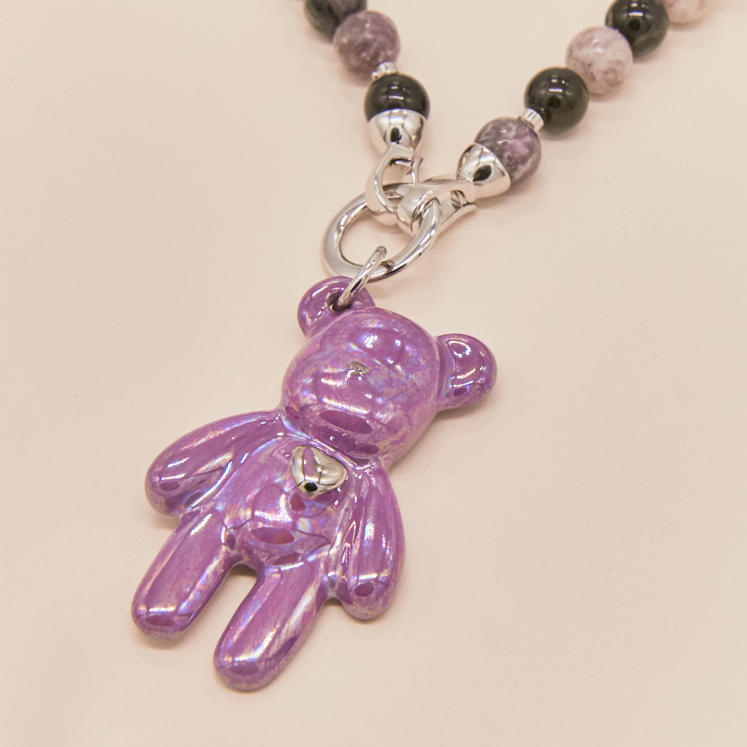 Колье «Мишка» лавандовый перламутр с бусинами из турмалина