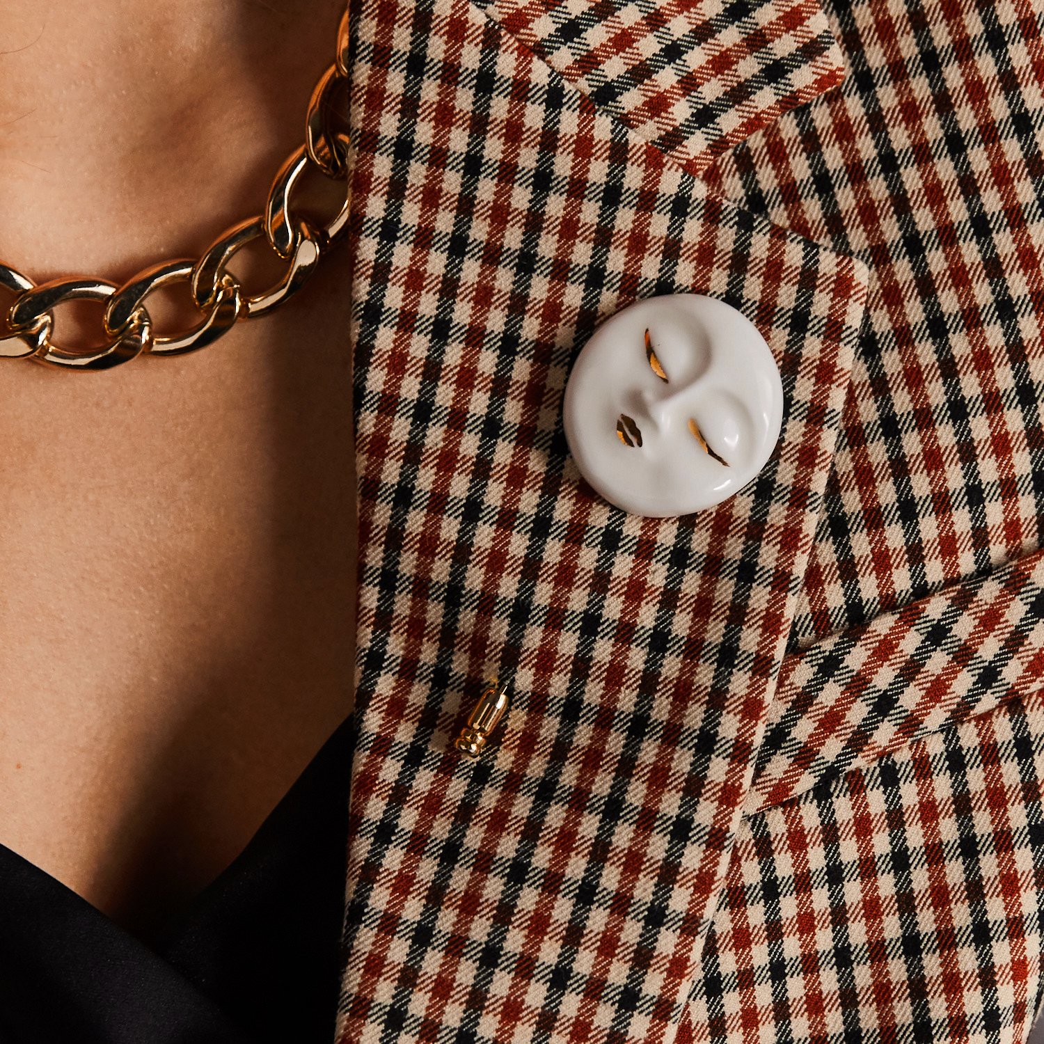 Брошь “Луна" белая с золотом на французской булавке