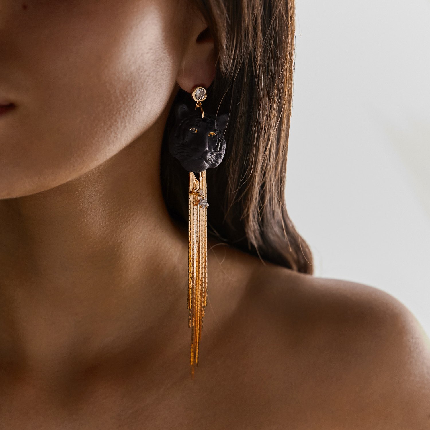 Серьги «Тигры» черные с кистями в золоте