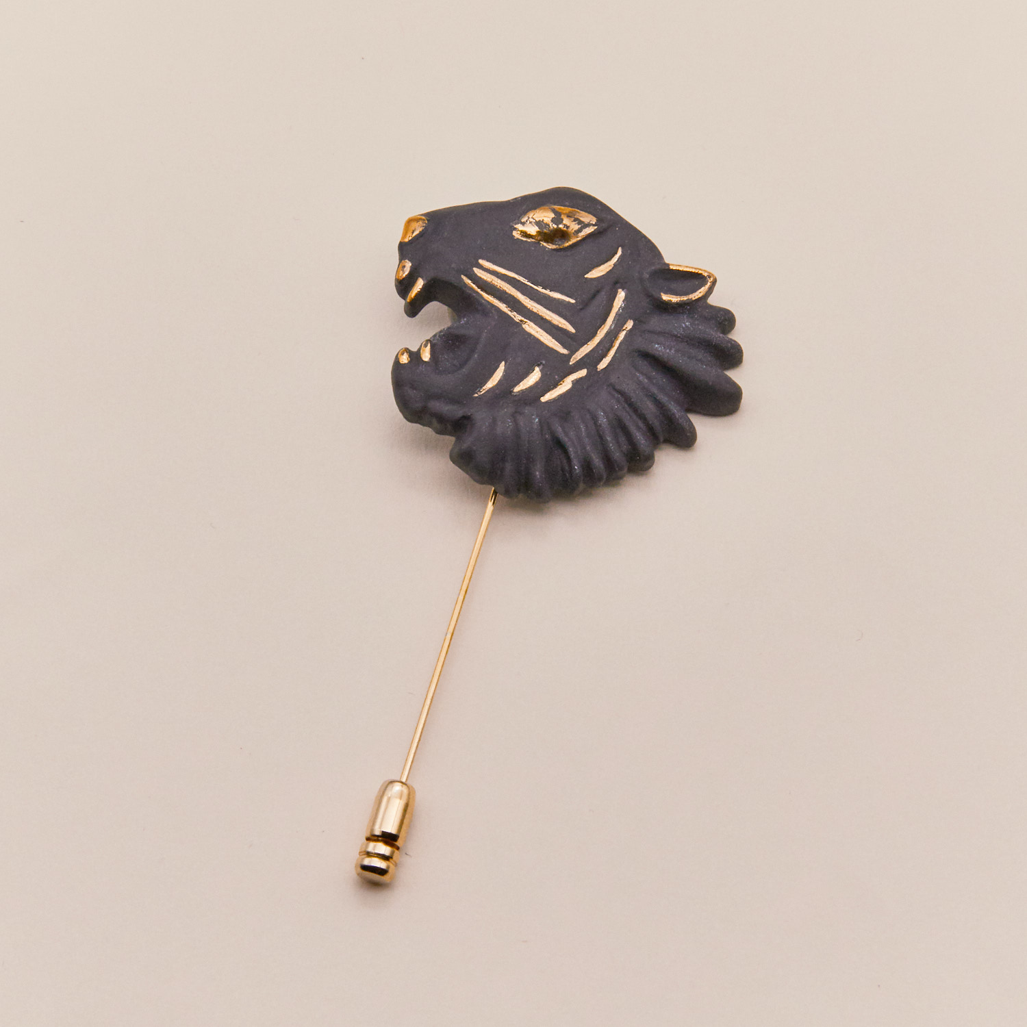 Брошь «Тигр» черный с золотом на французской булавке