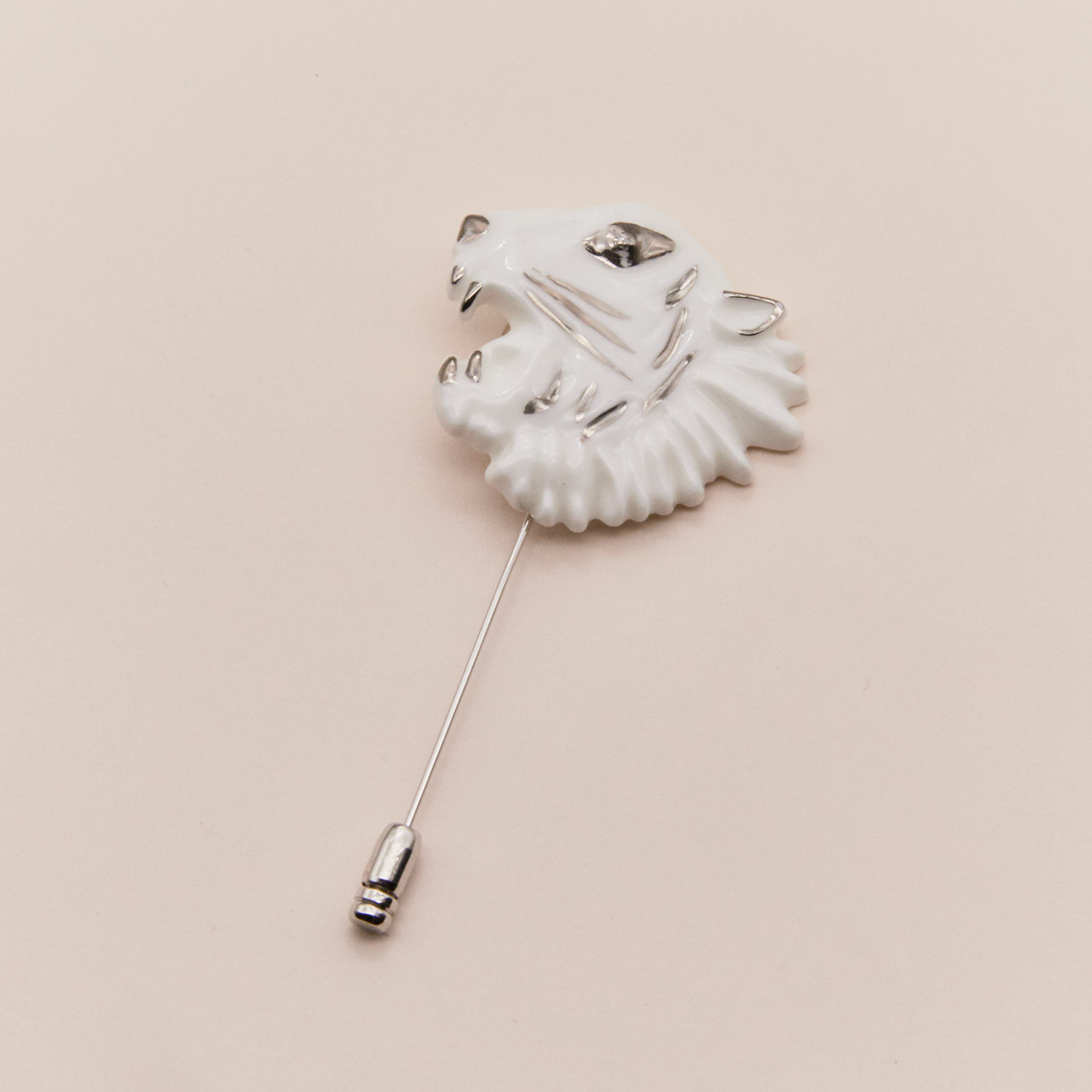 Брошь «Тигр» белый с платиной на французской булавке