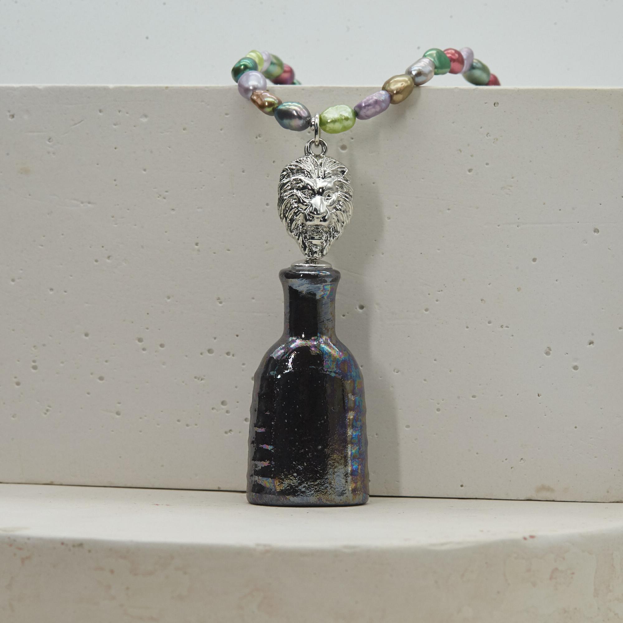 Колье Флакон №3 черный с перламутром, львом и натуральным речным жемчугом