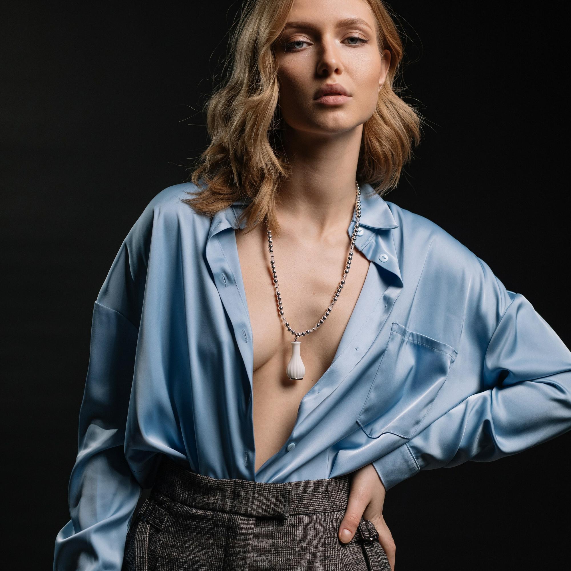 Колье Флакон №5 белый с платиной, Винтажным гематитом и горным хрусталем