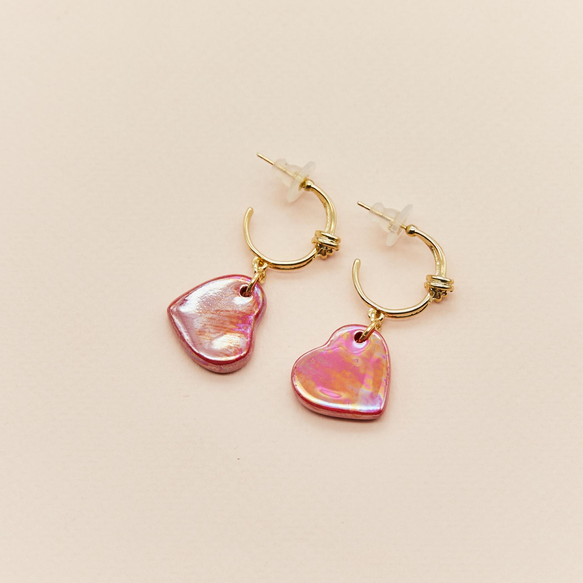 Серьги сердца красные с перламутром в золоте