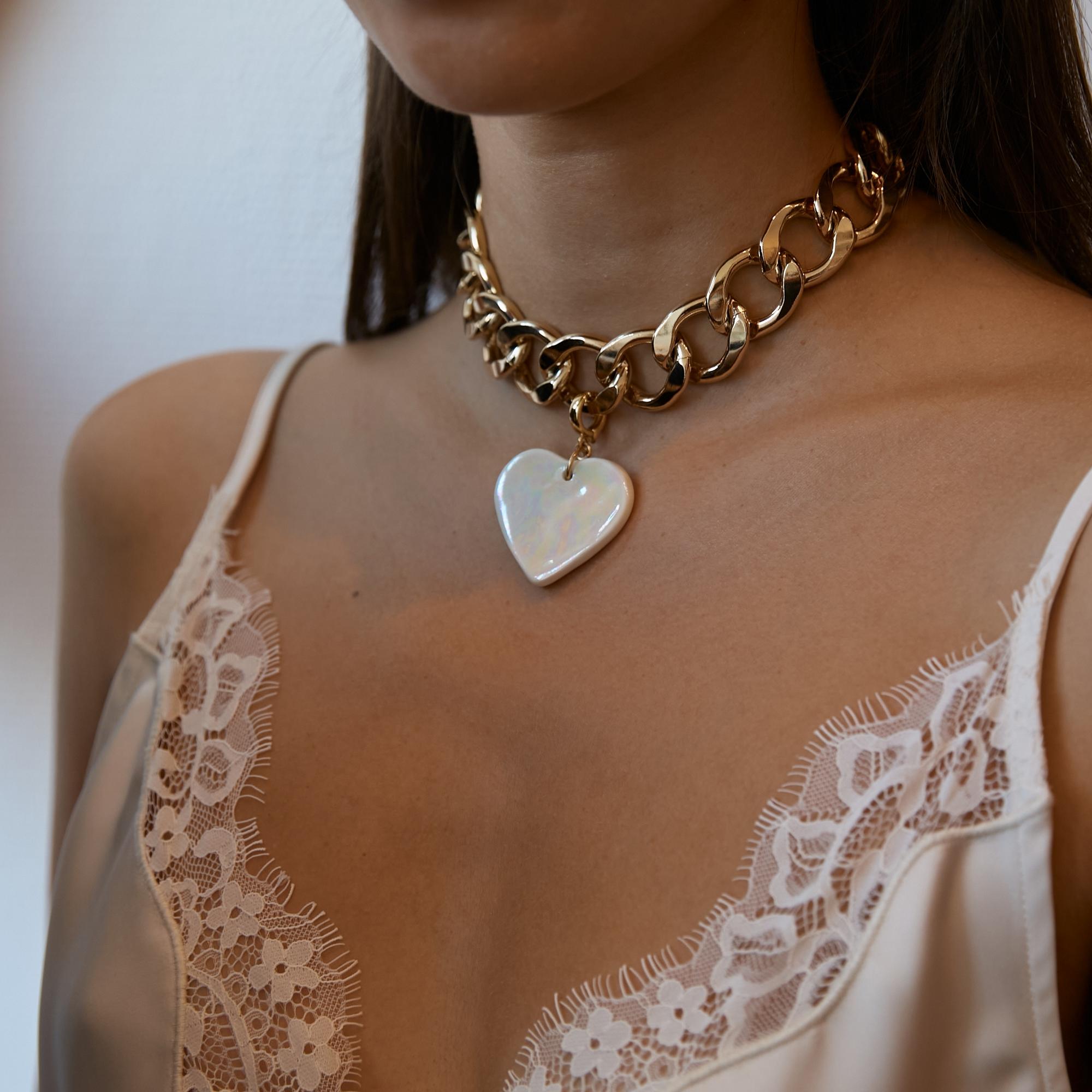Кулон сердце белый пераламутр съемный на крупной цепи