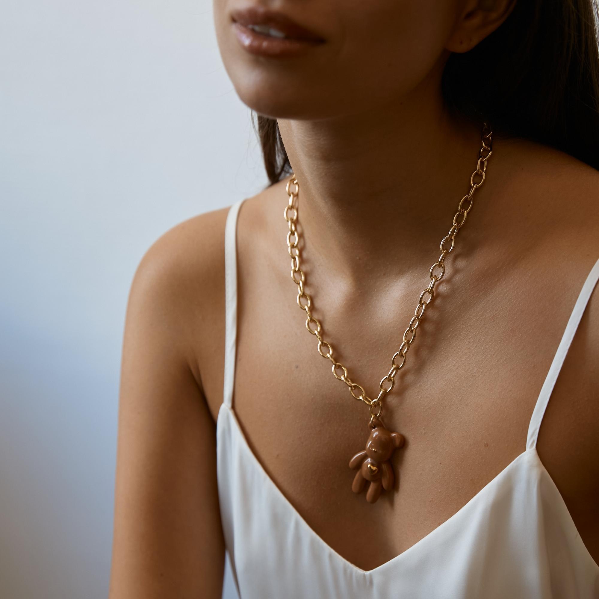 Кулон Мишка коричневый глянец на золотой цепи