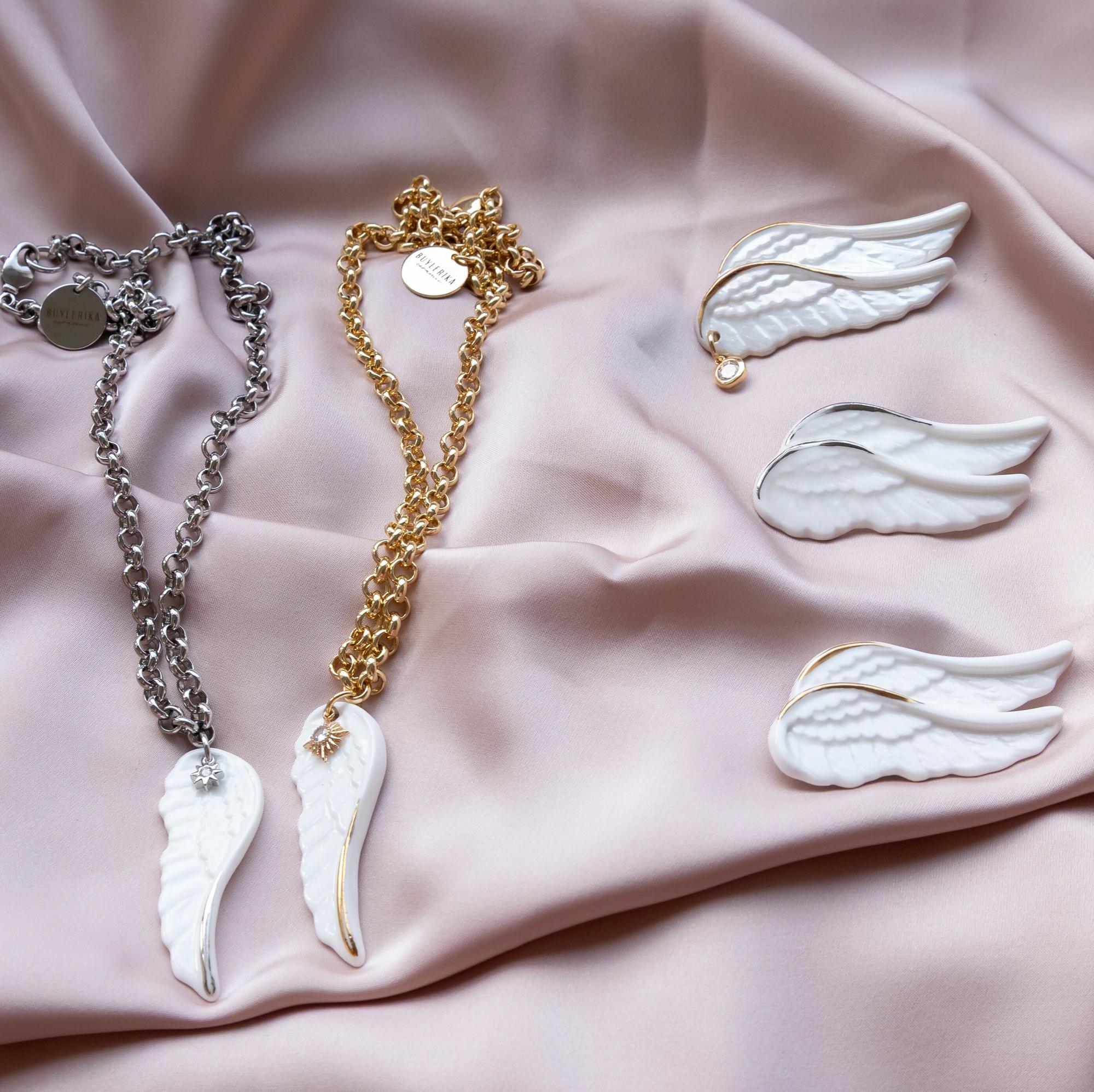 Брошь "Со мной ты расправишь Крылья" белая с перламутром и подвеской