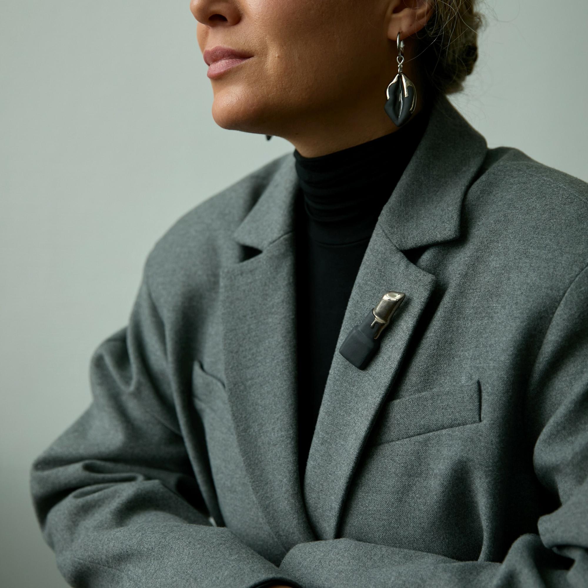 Брошь Опасный штрих № 5.7