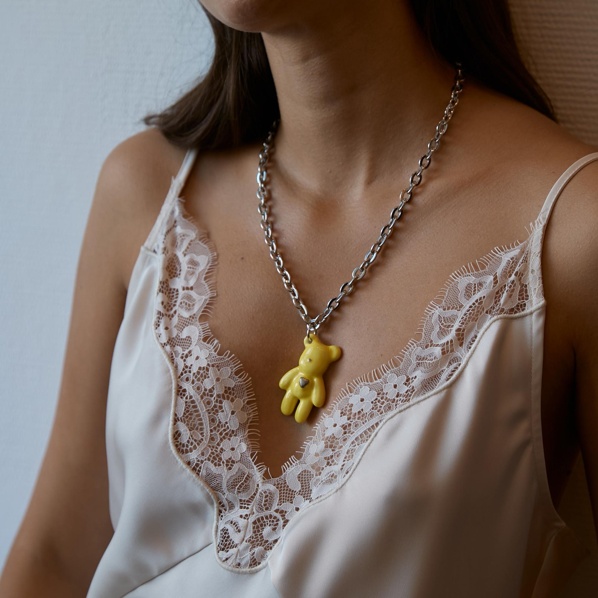 Кулон мишка желтый на цепи в серебре