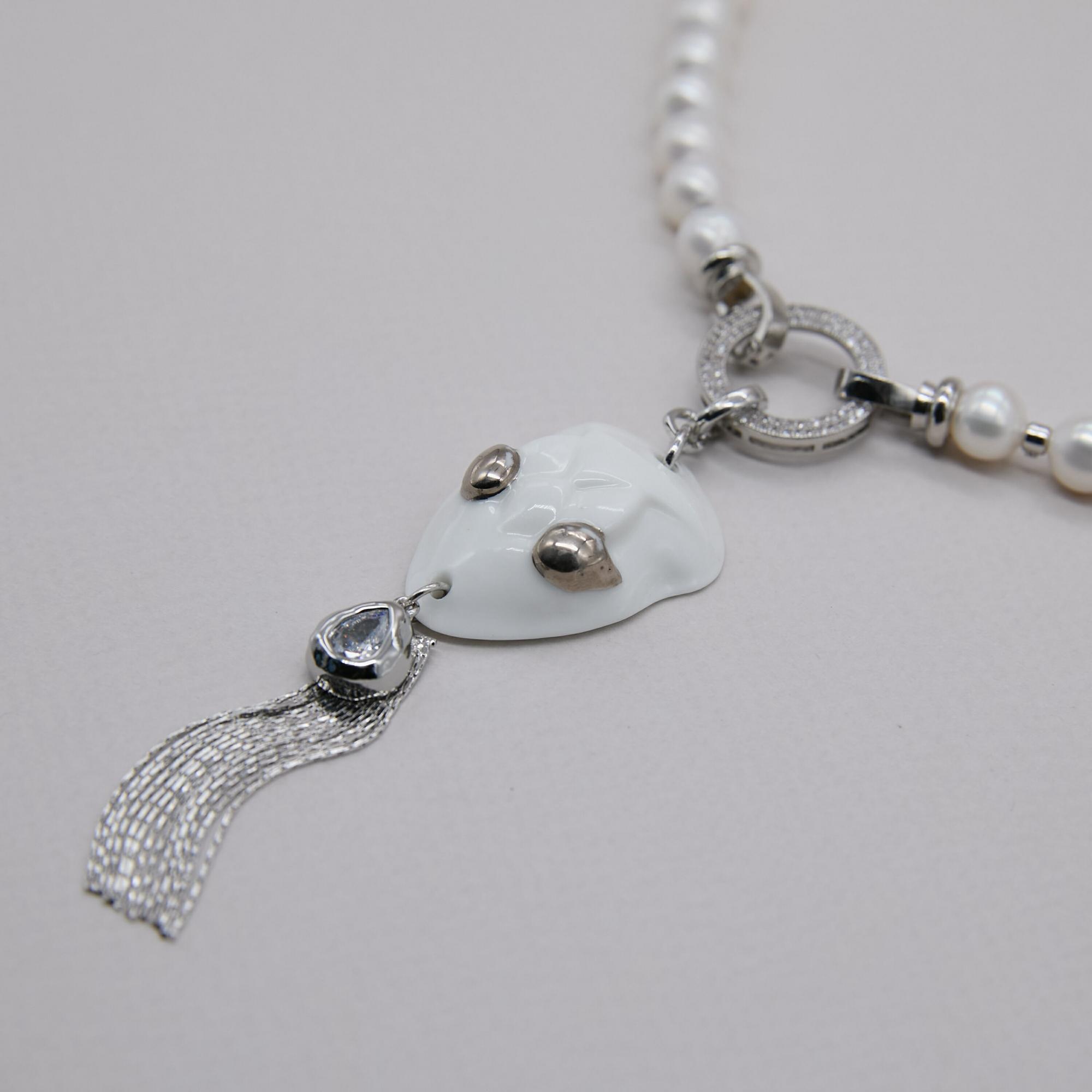 Колье трансформер змея белая с жемчугом в серебре