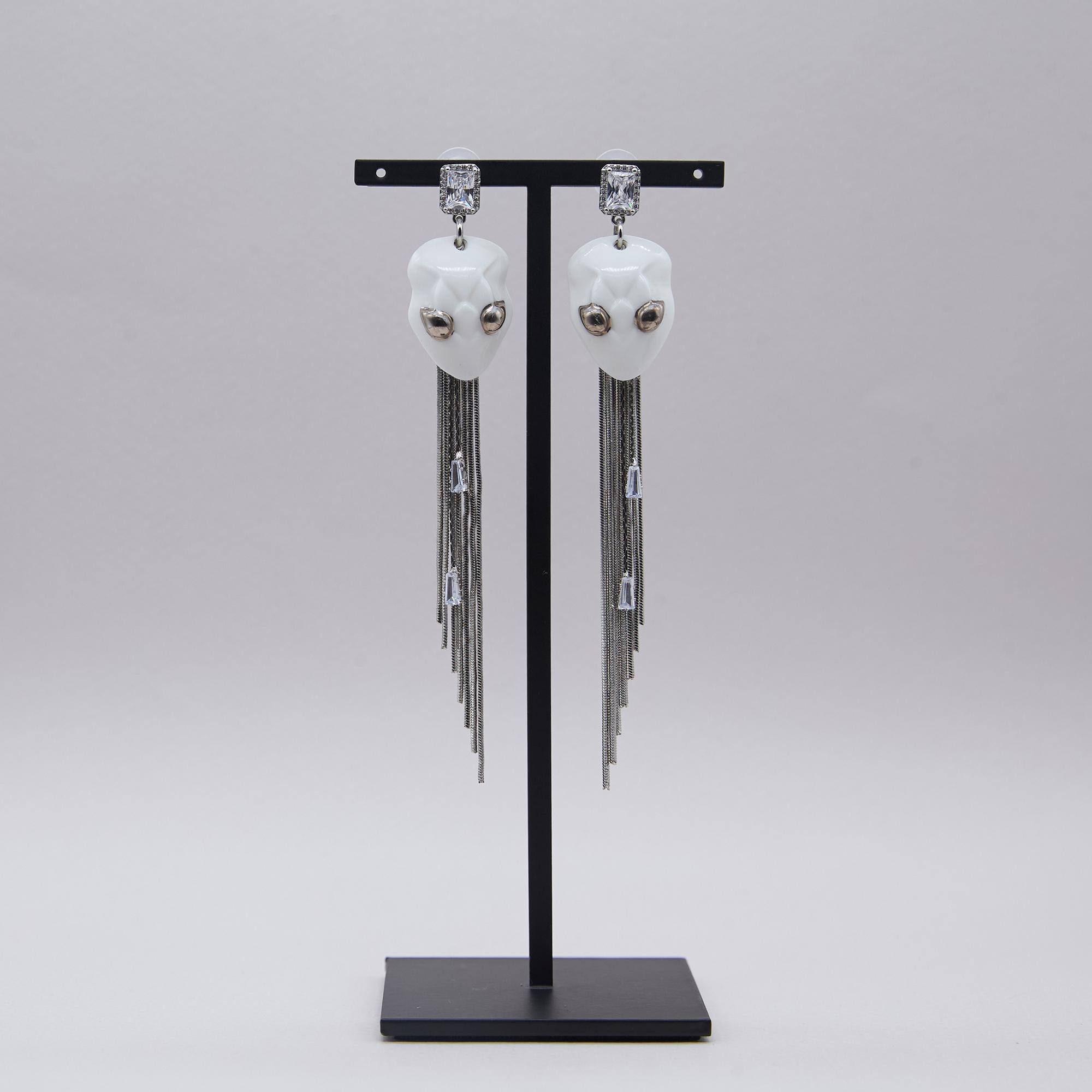 Серьги змеи белые с кистями в платине