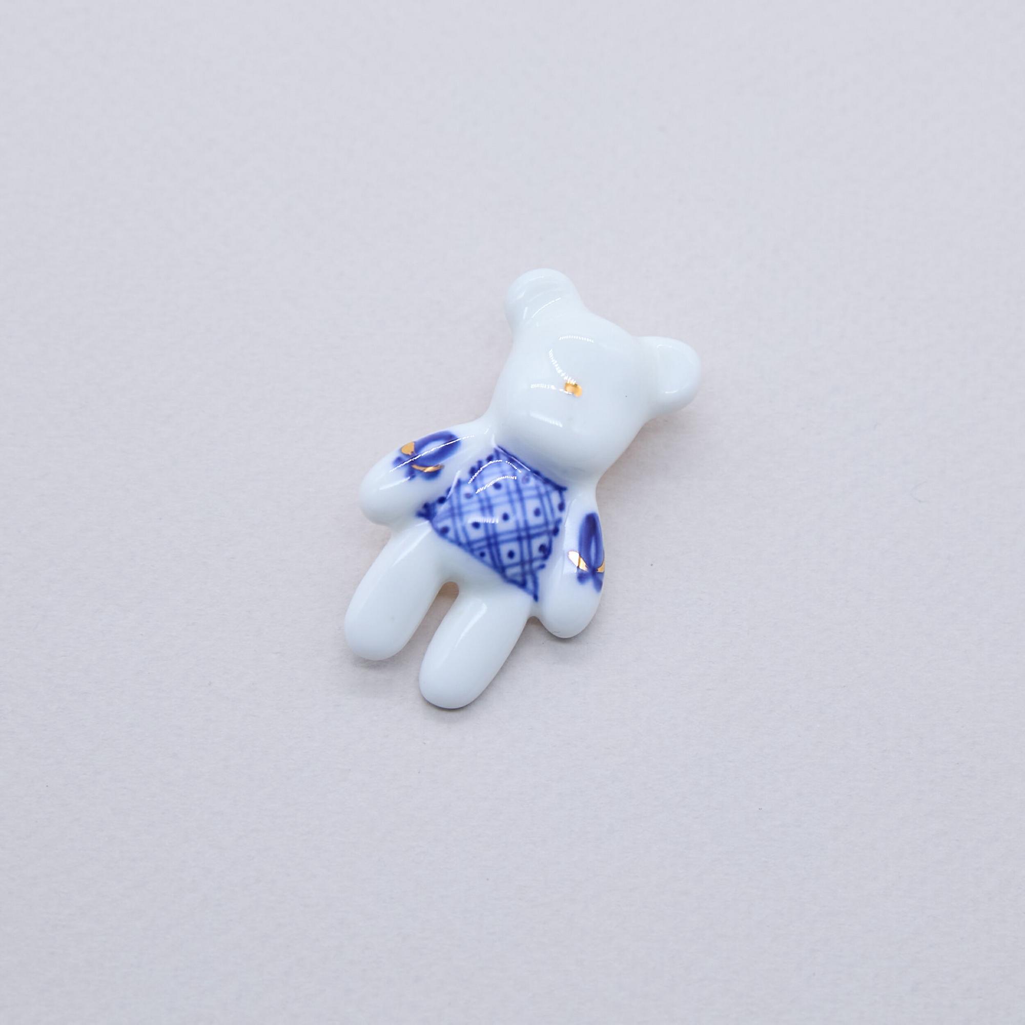 Брошь мишка роспись свитер в золоте