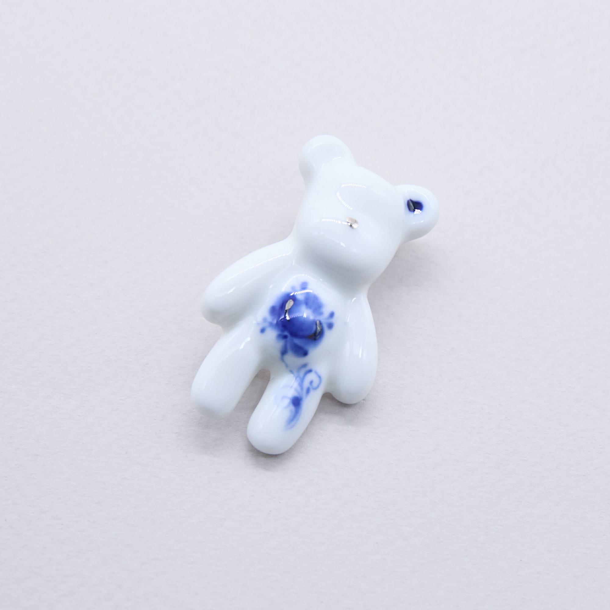 Брошь мишка роспись роза в платине