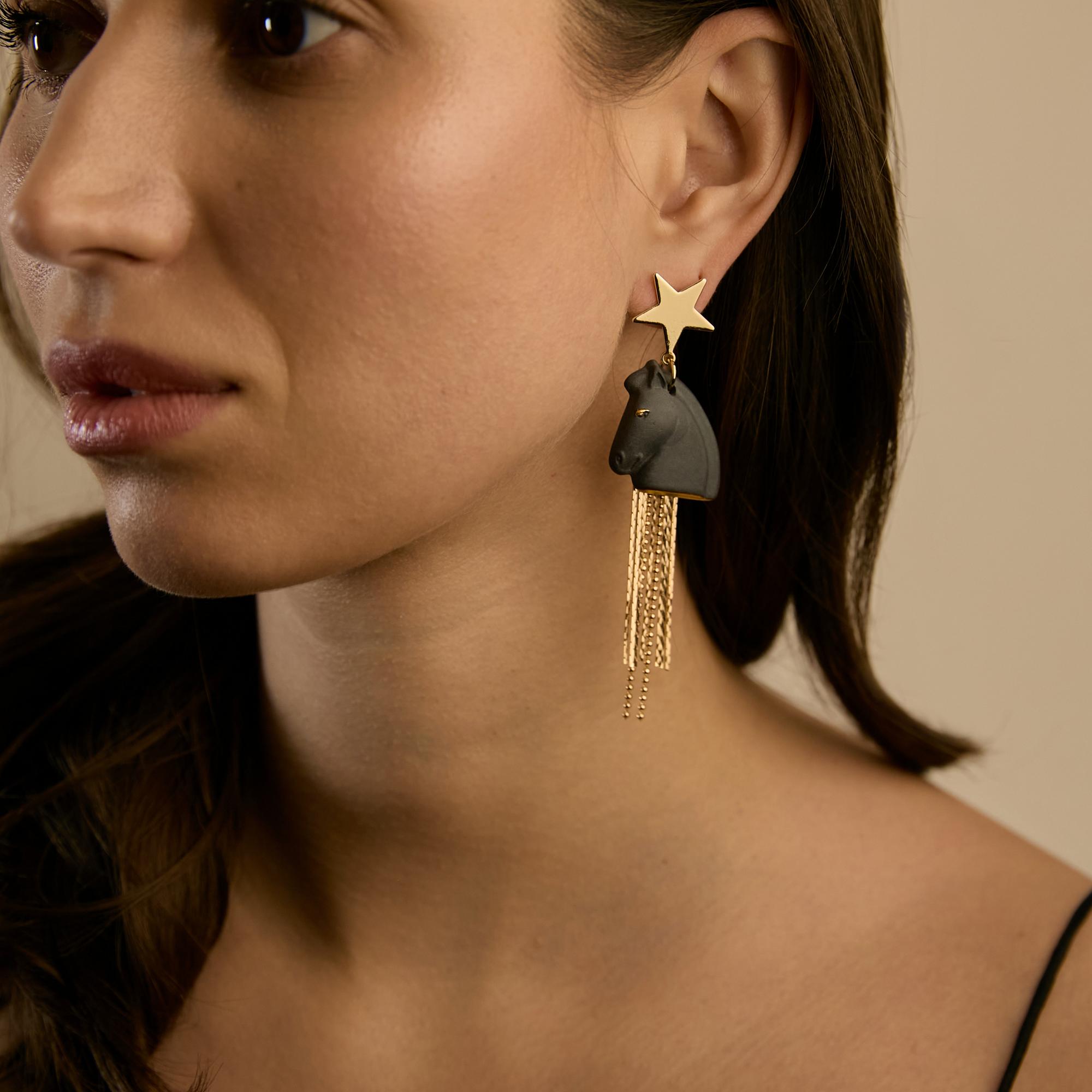 Серьги лошади S чёрные кисти золото фарфор авторские год лошади