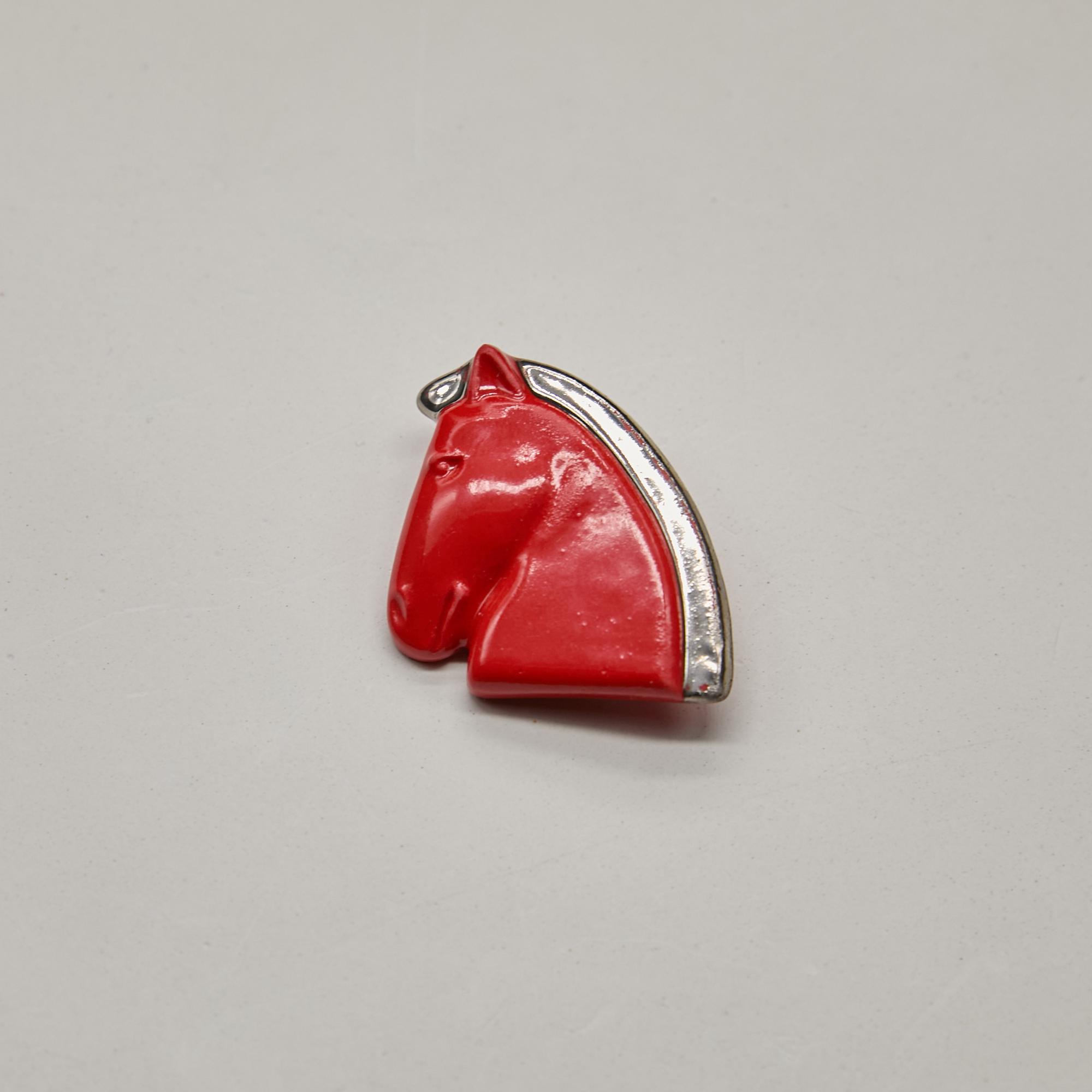 Брошь голова лошади M красная с платиной